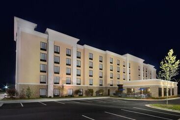 هتل Hampton Inn & Suites Lynchburg