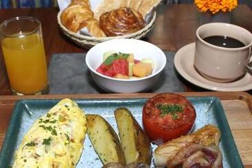 Grandmas Plus Hotel Legian