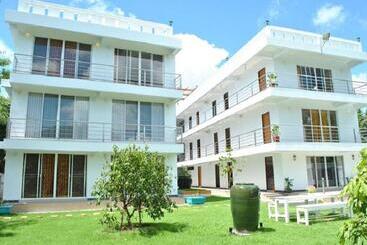 O.u.m. Hotel โรงแรมโอยูเอ็ม