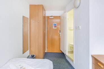 Vibrant Ensuite Rooms   Hatfield   Hostel