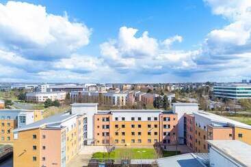 Vibrant Ensuite Rooms Hatfield Hostel