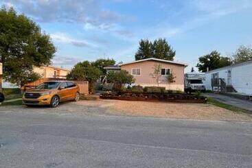 호스텔 Lemon Tree Inn