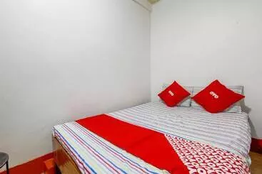 Hotel Busline Apartelle