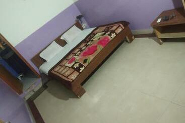 Отель Big Bell By Wb Inn