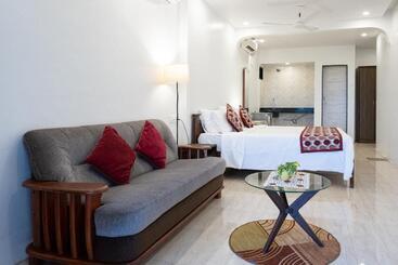 پانسیون Shanu S Seaside Inn   A Guesthouse, 100 Metres To Candolim Beach