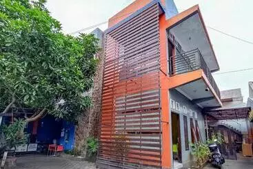 Hotel Kartini Guest House Near Alun Alun Probolinggo