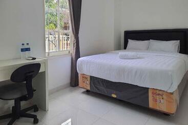 בית מלון כפרי Reddoorz Syariah At Jalan Godean