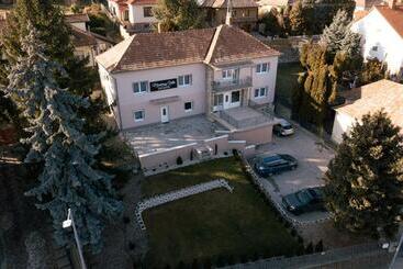 Pension Munkácsy Villa   Szekszárd