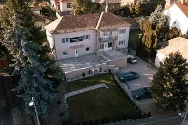 Majatalo Munkácsy Villa   Szekszárd