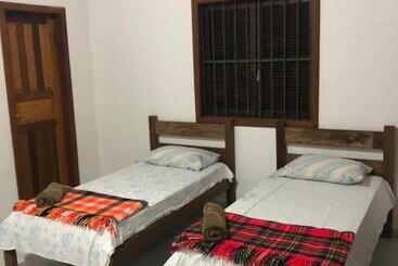 پانسیون Sítio Bagatelle Com Cachoeira E Piscina!