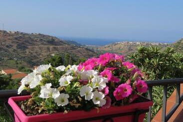 住宿加早餐  Granatelli Holiday Home