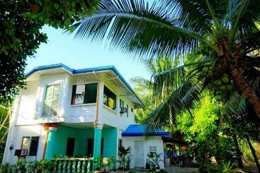 Pensiune New Modern Summer House