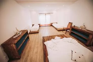 Pensão Vila Toate Panzele Sus