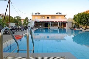 آپارتمان Falirala Central