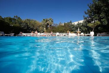 ホテル Sun And Sea Apartments