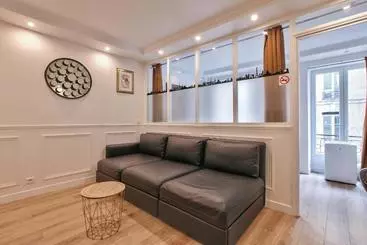 ツーリストアパートメント 65 French Cancan St Denis