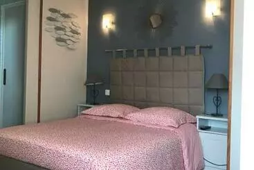 تختخواب و صبحانه La Grille Dorée