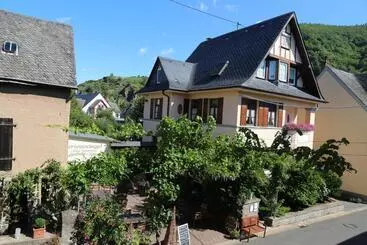 Majatalo Ferienweingut Villa Hausmann