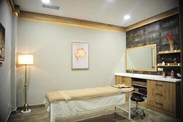 هتل Macara Lake Park