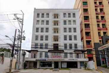 בית מלון כפרי The Colonial Residences, Katipunan