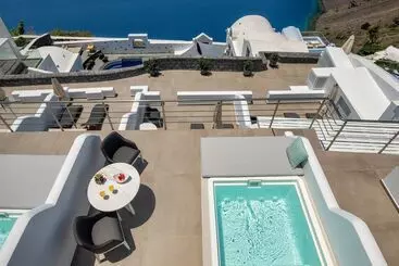 پانسیون Akra Suites & Spa