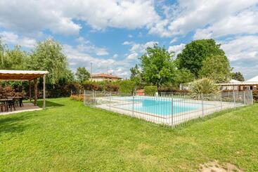 Pension Room In Farmhouse   Apartment In Farmhouse Casolare Dei Fiori
