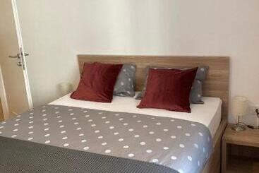 پانسیون Twix Rooms