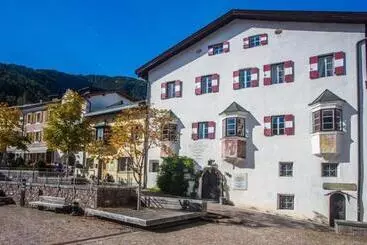 هتل Ansitz Kandelburg