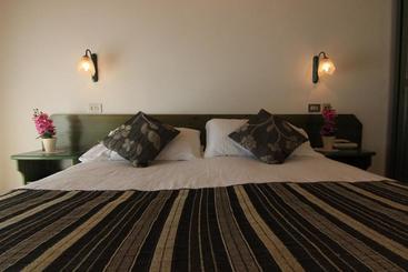 בית מלון כפרי Albergo Ristorante Cacciatori