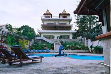 Hotel Golden Rooster Resort