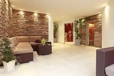 L Arrivée Hotel & Spa