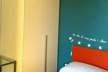 Pensão Spaziosa Camera Con Letto Alla Francese E Balcone A 500 Mt Dal Mare