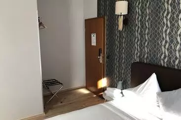 هتل Restaurant Zum Löwen