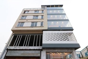 Fabhotel Gazelle Inn I