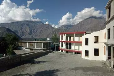 هتل Oasis International