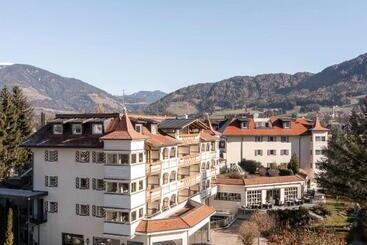 Majestic Hotel & Spa Resort