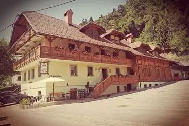 پانسیون Rooms & Apartments Pr Matjon