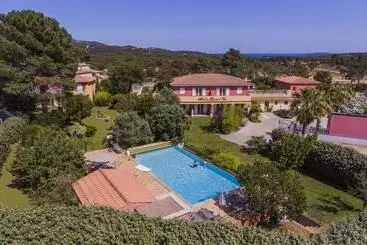 ホテル Du Pont De L Oso