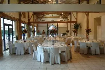 Hotel Château De Champlong Table Hôtel  Golf & Spa