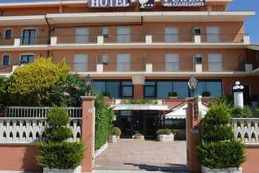 Отель Perla Del Gargano