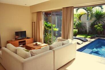 Athena Villas By Evaco