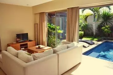 Athena Villas By Evaco