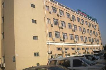 בית מלון כפרי Greentree Inn Shanghai Jiuting Street Express