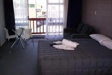 モーテル Broadway Motor Inn