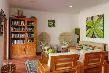 استراحتگاه L Habitation Cerf Island