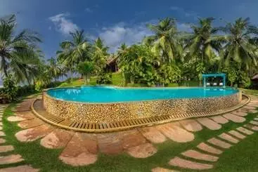 استراحتگاه Soma Manaltheeram Ayurveda Beachvillage