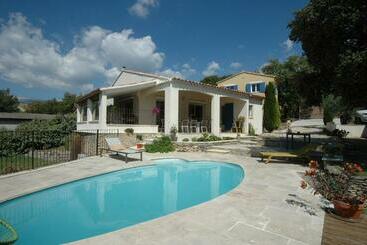 مبيت وإفطار Clos De La Bellevue