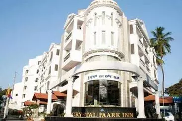 Otel Crystal Paark Inn By Blu Orchid Groups