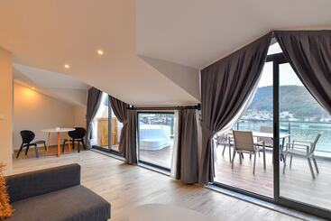 هتل آپارتمان Bliss Loft