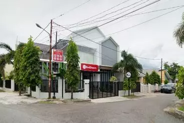 Pensionat Reddoorz Syariah At Jalan Andalas Padang